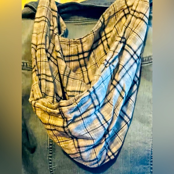 Wallflower Authentic Denim Top, with Built-in Flannel Hood, Size XL - Picture 9 of 9